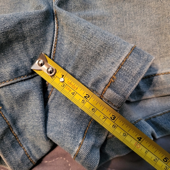 Venus Denim Short Sleeve Romper with Zip Front & Tie Waist, Size 8, Like New - Picture 6 of 9